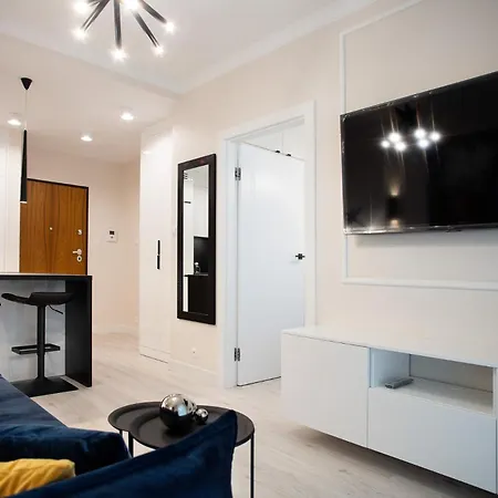 Sienna 65 - Taras Na Dachu Z Panorama 360 Na Warszawe -roof Terrace With A Beautiful View - Prywatny Balkon - Private Balcony - Better Apartamento *